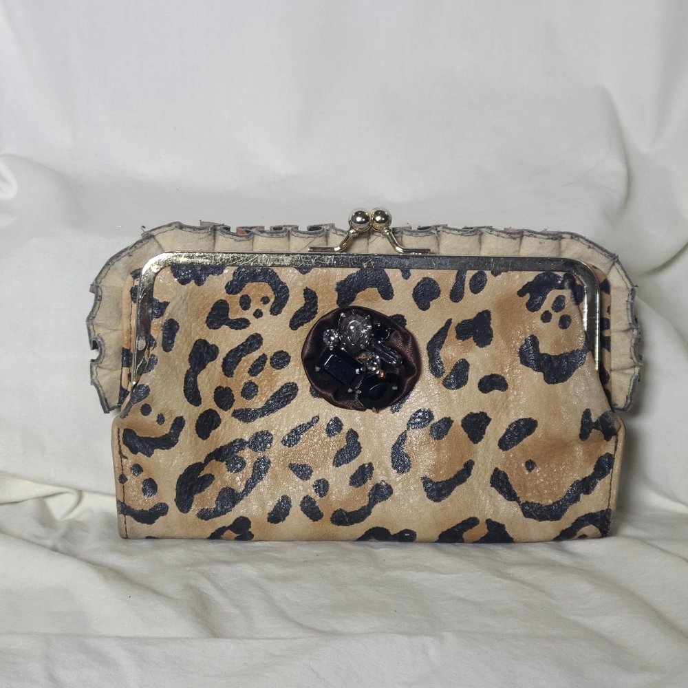 JESSICA SIMPSON Leopard animal print clutch wallet.